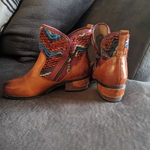 Elite Brown knitted boots